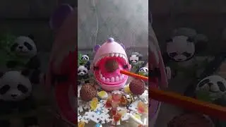 PINKY WANTS YUMMY LYCHEE #asmr #asmrsounds #shortsfeed #trending #shorts #viral #shortsviral #short