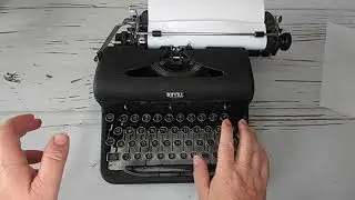 1946 Royal Arrow portable vintage typewriter | DEMO VIDEO