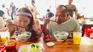 Mời cả nhà ăn hủ tiếu mi Hải sản 