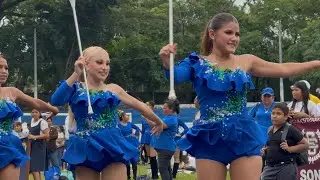 Cachiporristas de la Banda Municipal de Sonsonate Centro en el desfile del Band Fest Sonsonate 2025