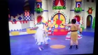 The Toy Castle Looby Looby Loo Song Computer Version