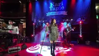 Saija Tuupanen - Valoa ikkunassa