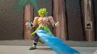 Goku and vegeta vs broly (dbs)(stop motion)