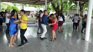 y nos arancamos con este bailon de  dw san luis jilotepeque  con la marimba sonora quetsal