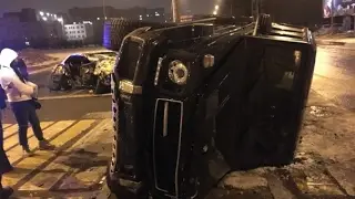 #SLIPPERY ROADS CAR CRASH #MERCEDES SKIDDING ON THE SLIPPERY ROAD