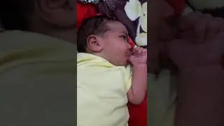 Minha beb&ecirc; de 1 m&ecirc;s chupando o dedo😍
