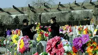 Chinese remember the departed on Qingming Festival