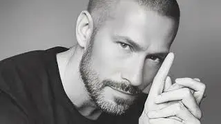 Text in Italy - Hubert Bisto - Casting song for NBC's The Voice. American Edition