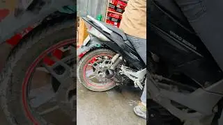 YOSHIMURA EXHAUST INSTALL IN CBZ XTREME 🔥💥 #shorts #bike #bikemodification #akrapovic #scproject