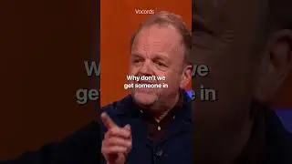 Toby Jones persistently admires Julia Roberts.