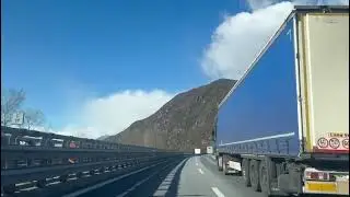 Overtaking on the motorway 🚚