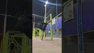 👉 &ldquo;La patada giratoria de Van Damme 🔥&rdquo; #jeanclaudevandamme #patadas #entrenamiento
