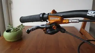 Hope E4 with Tech 3 MTB Brake - Even Closer Up