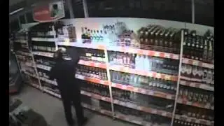 Funny Video Liquor Store Thief Escape Fail.