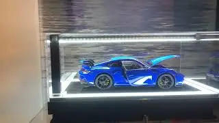 Super cool 1/18 car model display case &mdash; feelin tempted yet? 😎