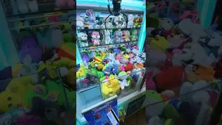 ТАК НЕ ЧЕСТНО! #clawmachine #хватайка #arcade #win #play #игра #пикачу #игры #winning #игрушки