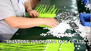 Assembling process of JCPS005---hot selling plastic security seal for Truck Tralier Container Cargo