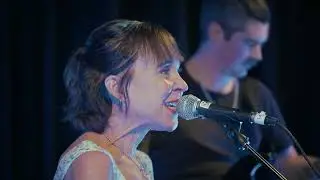 Throwing Muses - Dark Blue (Live at Triple R)