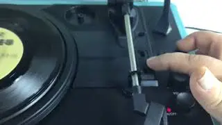 A Look At The Crosley Cruiser Deluxe Record Player cr8005d-tu