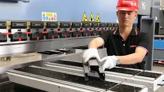 DA69S Manipulating And Bending Sheet Metal