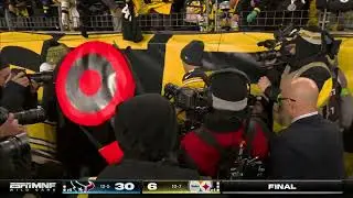 Aaron Rodgers walks off the field for the last time