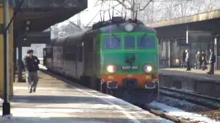 EU07-303 TLK 45104 relacji: Katowice-Olsztyn Gł&oacute;wny odjeżdża ze stacji początkowej