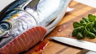 Process cutting & fillet yellowfin Tuna fresh use knife sharp,