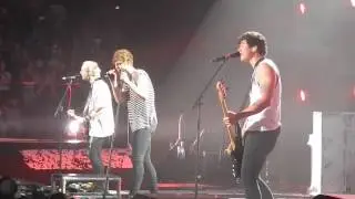 5 Seconds of Summer - Girls Talk Boys LIVE - NEW SONG #SLFLMSG