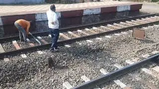 Measuring railway Statndard gauge length between two tracks by instrument