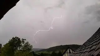 1.6.2025 Gewitter &uuml;ber Kaiserstuhl AG in FFW & SloMo 🇨🇭