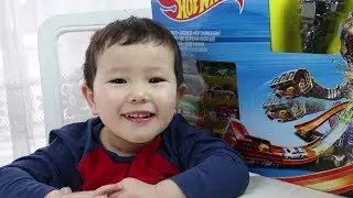 Hot wheels Nitrobot play set| Unbox and play