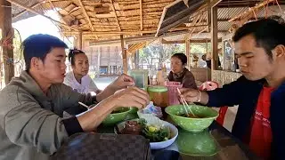 บ่าวเอื้อมาเล่นบ้านเจ้เจียบป้าบัว