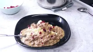 Hartaudella hauduteltu jauhelihakastike muusilla