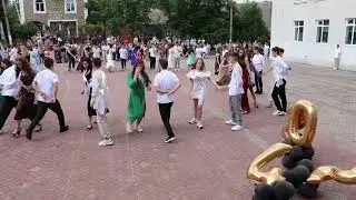 Виступ 9-А і вальс 9-их класів
