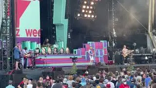 WEEZER Performs EL SCORCHO in Their Hella Mega Tour Set at EverBank Stadium in Jacksonville 7/31/21