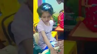 Hand print activity with poster colours in play group ❤🥰