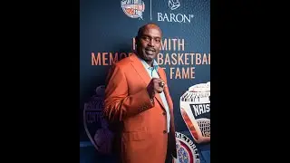 Tim Hardaway SR receives his HOF Jacket and Ring