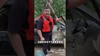 How to save yourself when your car falls into the water. How to save yourself when your car fall