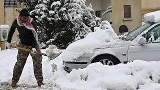 Beb&eacute;s palestinianos morrem por causa do frio