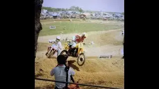 Bataille de motocross 500cc entre Glover et Bailey