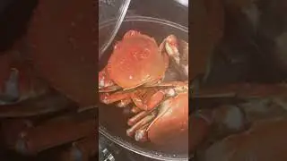 #Steam crab with ￼ shrimp#cambodianfoodtour #food #cooking #delicious #seafood 