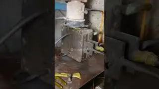 Machine making bicycle plastic seats