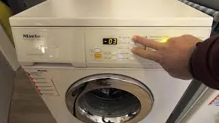 Miele Waschmaschine W 985 Betriebsstunden auslesen