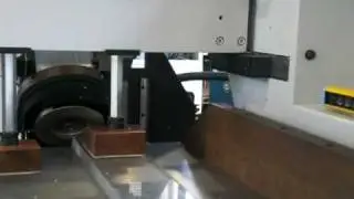 PULIENDO METACRILATO EN BISELADO CON BERMAQ