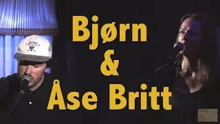 NYTT ALBUM UTE: Bjørn Tomren & Åse Britt Jakobsen performs their song 