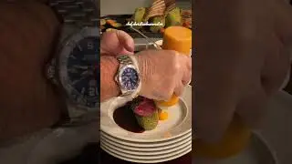 Proven&ccedil;al lamb rack, green peas and mint mash, rosemary sauce