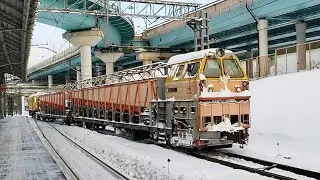 Снегоочиститель ПСС1К-072 прибывает на восьмой путь станции Андроновка. 
