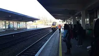 Class 221129 Arriving at Banbury 05/01/26 (4K)