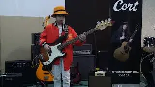 MUSE - Hysteria - Bass Cover - Redd Raven (11 yo) - Chics Guitar Bass Wars Audition #guitar #cover
