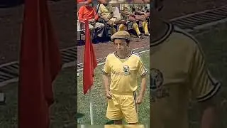chaves jogando bola o empres&aacute;rio senhor madruga @CanalForumChaves
